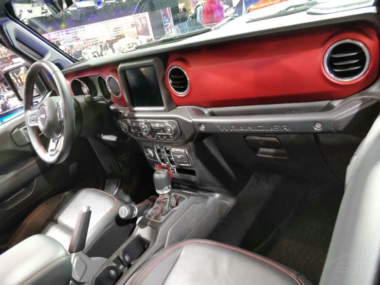 ȫ��Jeep�����˻���2.0T ���䵱�����