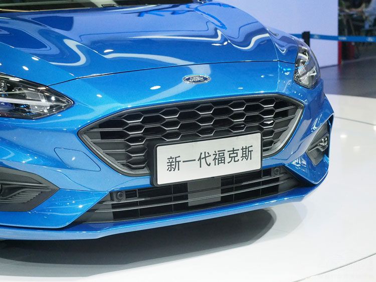 2018�ɶ���չ�����ظ���˹�񳵻�����Ϯ