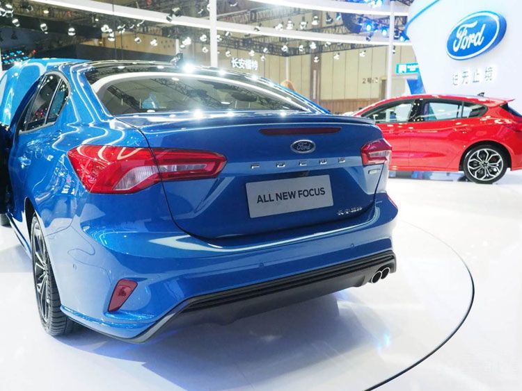 2018�ɶ���չ�����ظ���˹�񳵻�����Ϯ