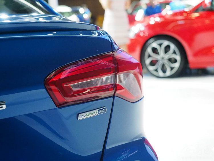 2018�ɶ���չ�����ظ���˹�񳵻�����Ϯ