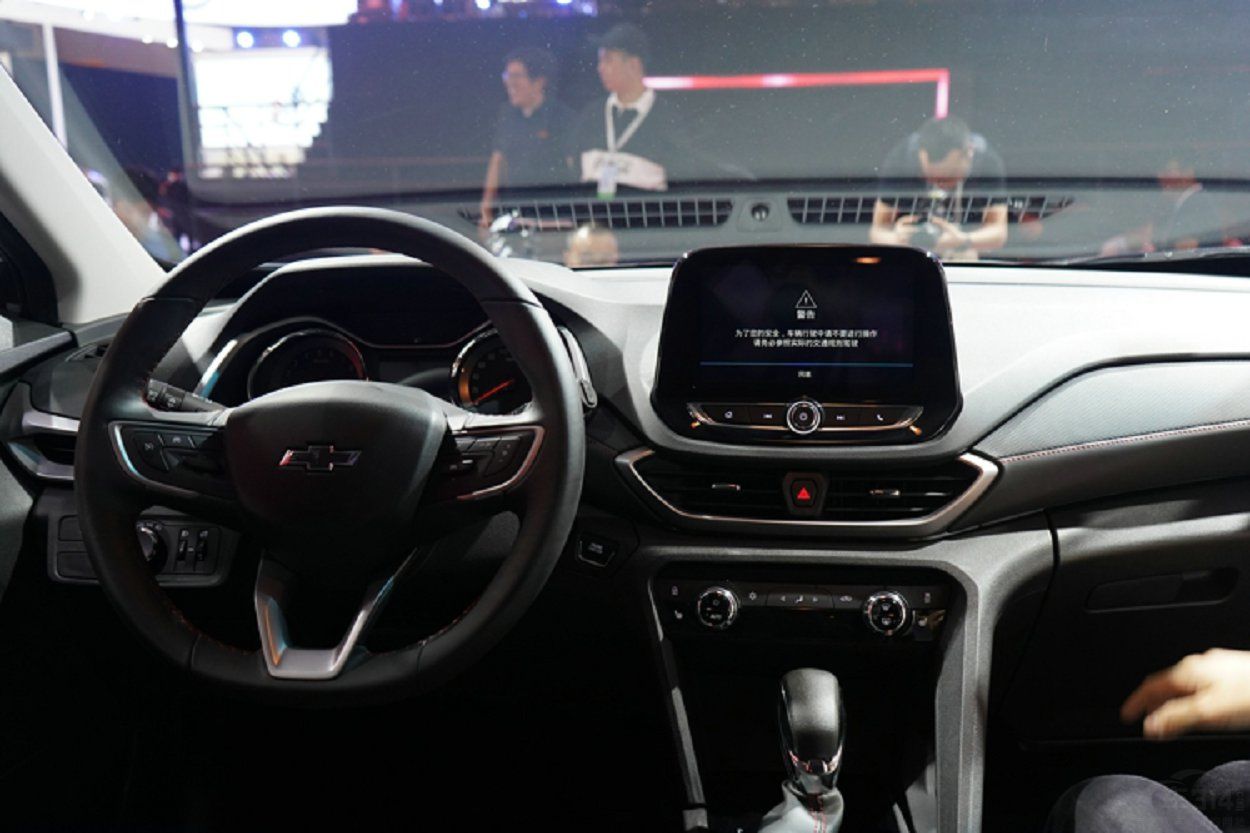 2018�ɶ���չ����GL6��������UV������