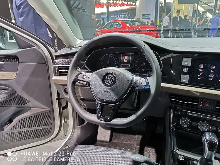 ͬ����У�����;��Lӭ����󾢵д���̽��