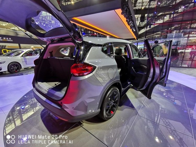 ͬһ��ұ�˱��ѩ������˭��������