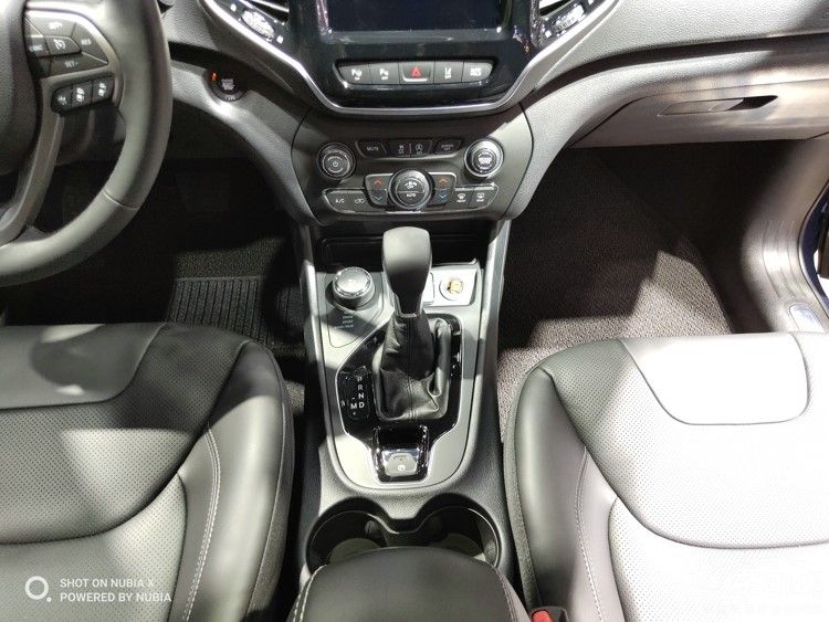 ȫ�����ɹ�ĵ��з��� ����2.0T��������