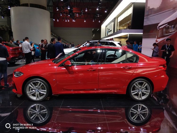 舍弃三缸发动机 宝马1系三厢M版亮相车展 舍弃三缸发动机 宝马1系三厢M版亮相车展