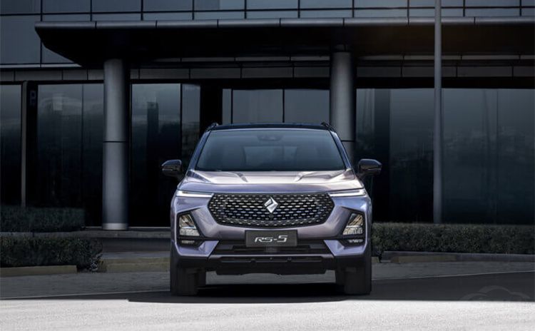 ��˿����Ϯ�������³�RS-5�а峤��WEY