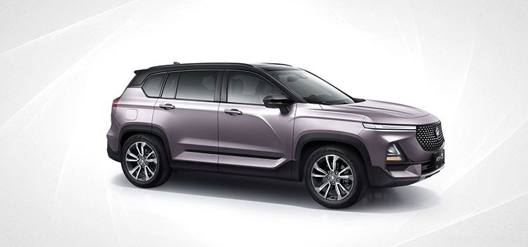 ��˿����Ϯ�������³�RS-5�а峤��WEY