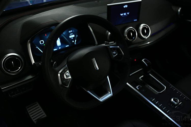 ��˿����Ϯ�������³�RS-5�а峤��WEY