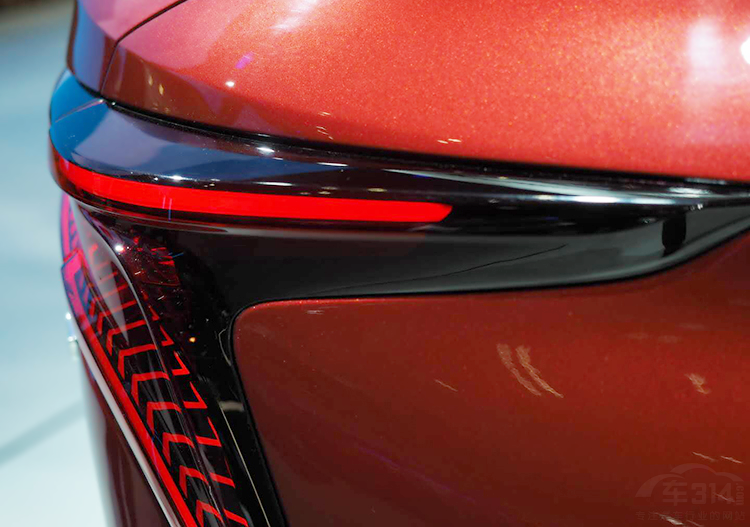 ����Ʒ����˧SUV CS75Plus�����Ϻ���չ