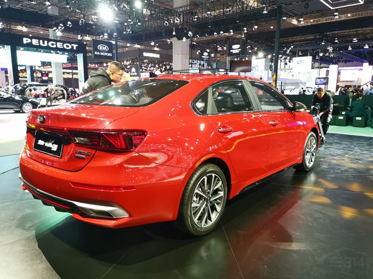 起亚全新K3亮相 起亚全新K3亮相