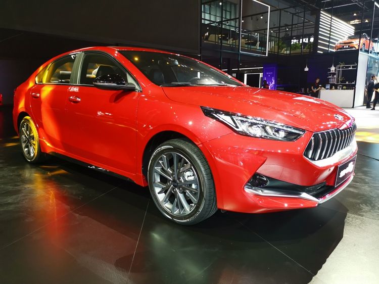 起亚全新K3亮相 起亚全新K3亮相