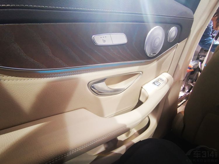 空间成为最大的亮点,全新奔驰GLC 空间成为最大的亮点,全新奔驰GLC