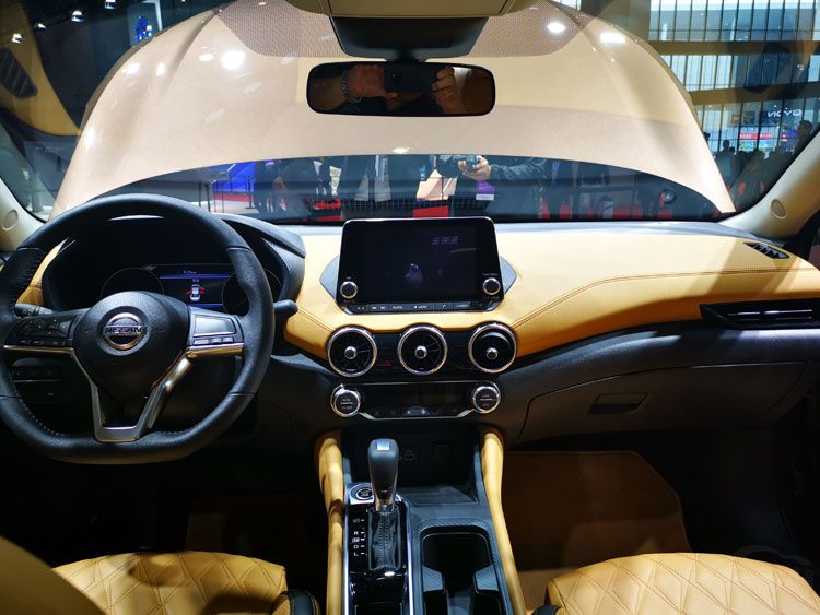 烧机油的日产轩逸换代了 百公里油耗4.9L 烧机油的日产轩逸换代了 百公里油耗4.9L