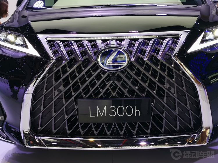 升级版埃尔法来了 雷克萨斯LM亮相上海车展 升级版埃尔法来了 雷克萨斯LM亮相上海车展