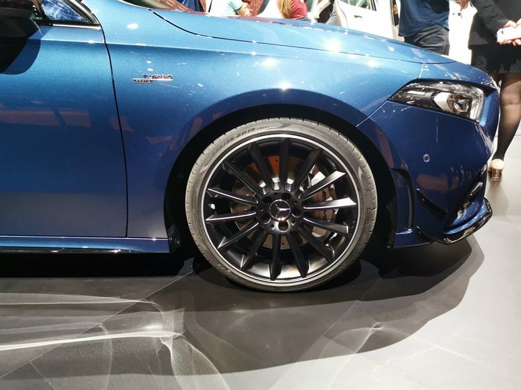 ʷ�������AMG��ʽ����