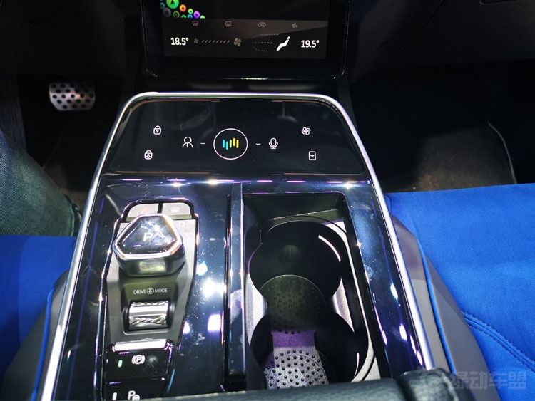 威马EX5 PRO上市 卖出天价的低性能弱鸡 威马EX5 PRO上市 卖出天价的低性能弱鸡