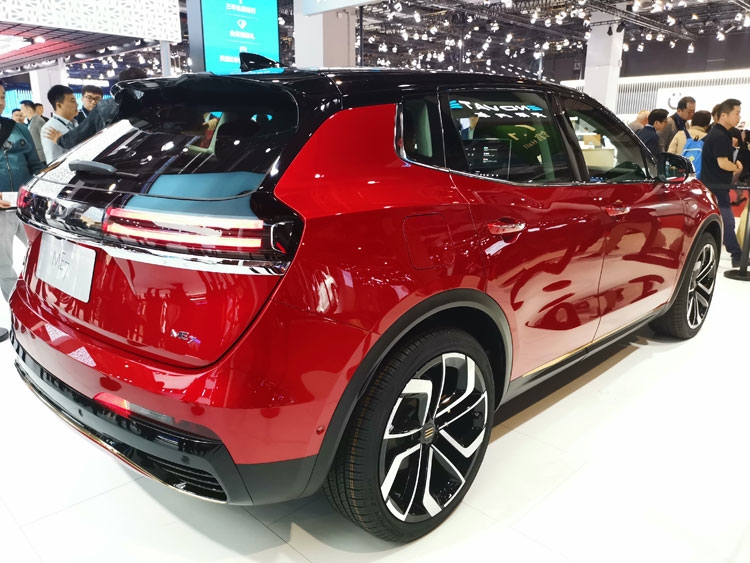 自带五块大屏 续航500公里 天际ME7上市 自带五块大屏 续航500公里 天际ME7上市