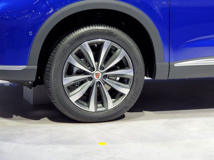 全新SUV荣威MAX发布 就像“胖版”RX5 全新SUV荣威MAX发布 就像“胖版”RX5