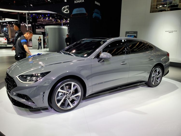 ��۸��˶������θ�����