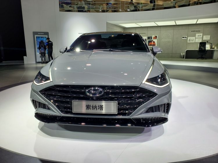 ��۸��˶������θ�����