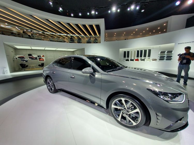 ��۸��˶������θ�����