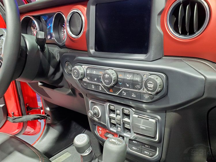 JEEP Gladiator �����˰�Ƥ�� ������5��