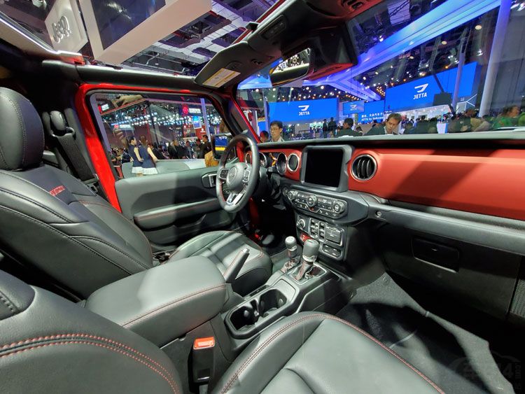 JEEP Gladiator �����˰�Ƥ�� ������5��