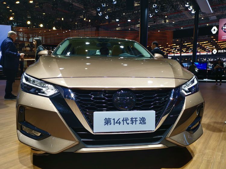 �����и���