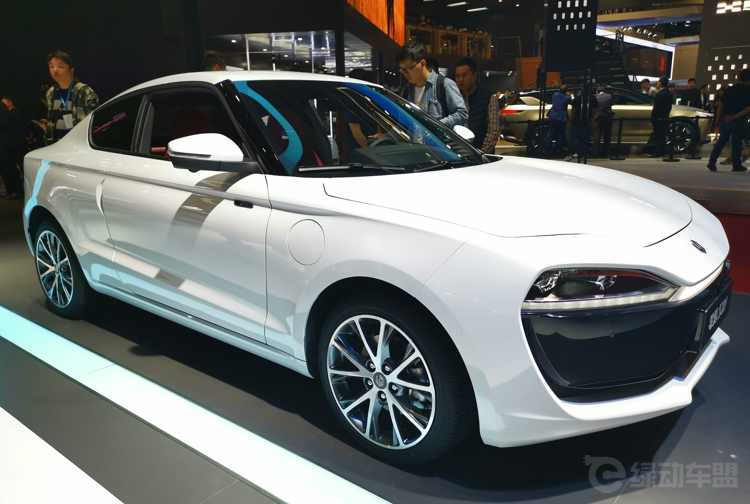 �Ϻ���չ�쳵������ ˭��δ�����������ӣ�