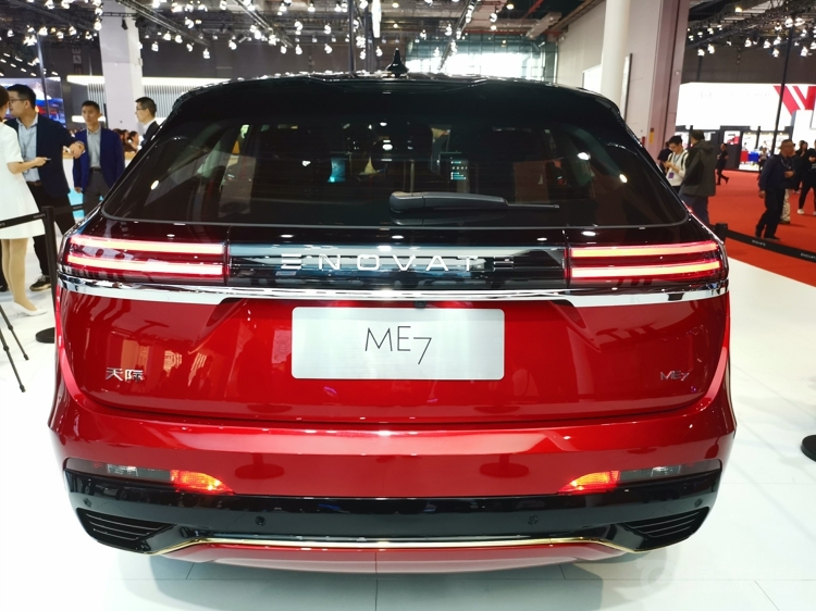 �Ϻ���չ�쳵������ ˭��δ�����������ӣ�