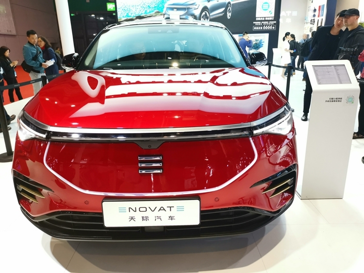 �Ϻ���չ�쳵������ ˭��δ�����������ӣ�