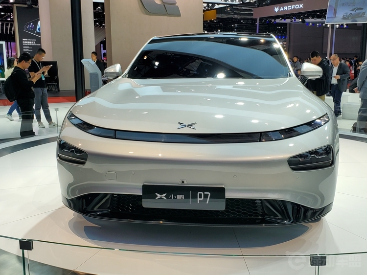 �Ϻ���չ�쳵������ ˭��δ�����������ӣ�