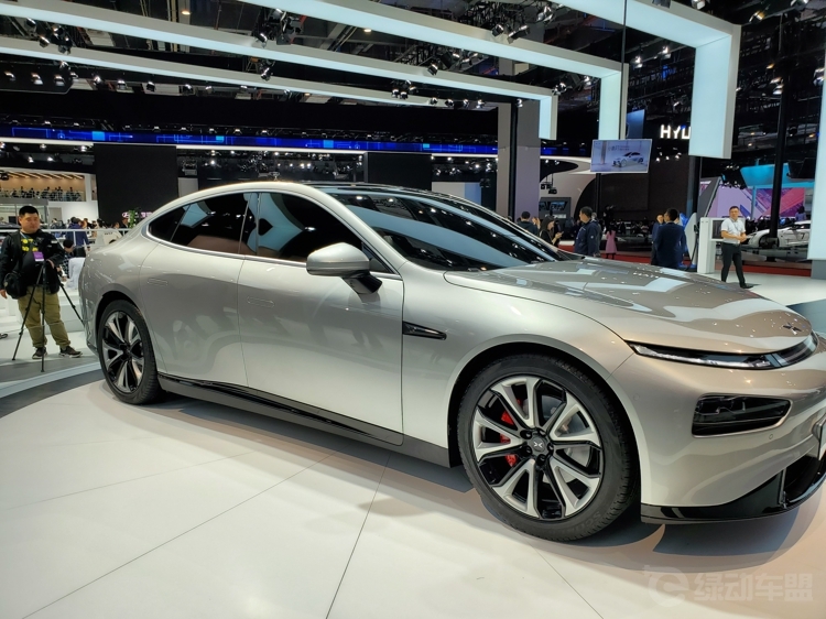 �Ϻ���չ�쳵������ ˭��δ�����������ӣ�