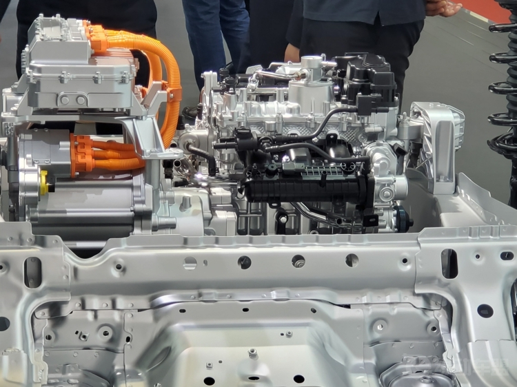 �Ϻ���չ�쳵������ ˭��δ�����������ӣ�