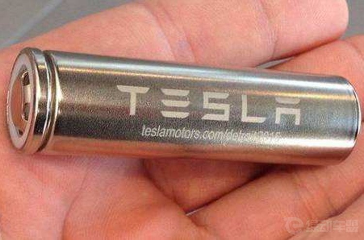 一言不合就起火 这样的特斯拉你敢开吗? 一言不合就起火 这样的特斯拉你敢开吗?