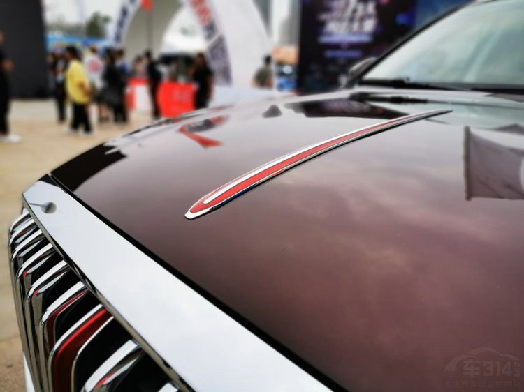 中国首款中大型豪华SUV红旗HS7上市 中国首款中大型豪华SUV红旗HS7上市