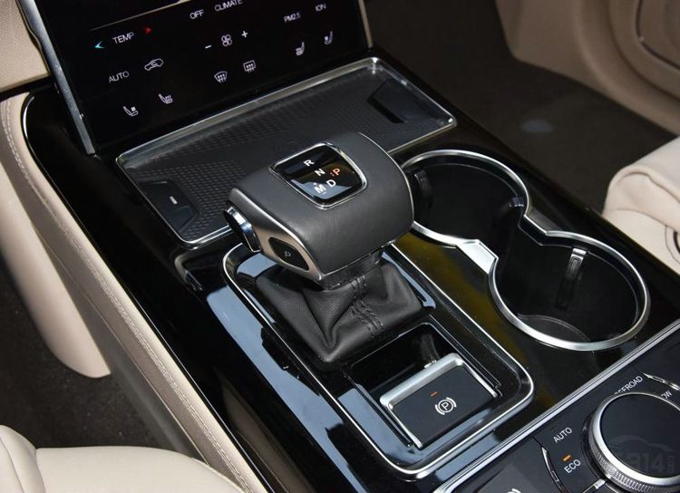 中国首款中大型豪华SUV红旗HS7上市 中国首款中大型豪华SUV红旗HS7上市