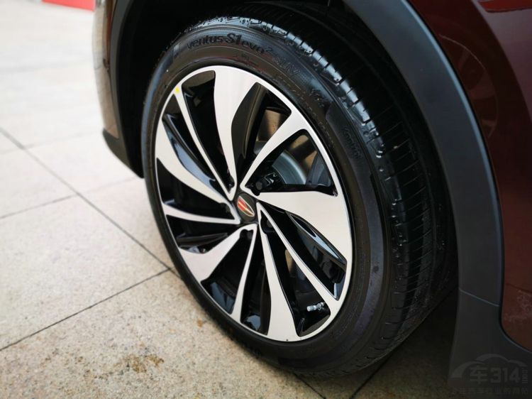 中国首款中大型豪华SUV红旗HS7上市 中国首款中大型豪华SUV红旗HS7上市