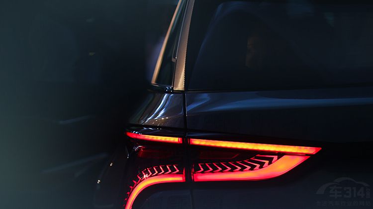 三屏联动/蓝鲸2.0T! 三屏联动/蓝鲸2.0T!