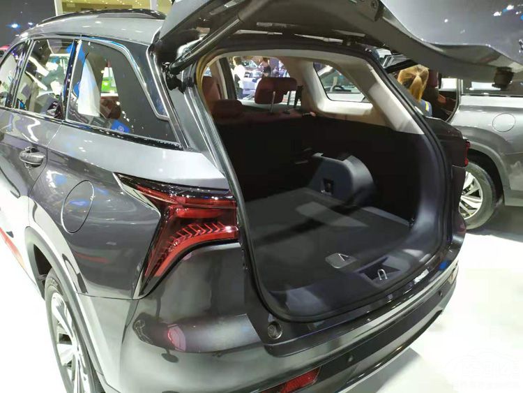 ����CS75 PLUS�ɶ���չ��ʽ���� �ۼ�10.69����