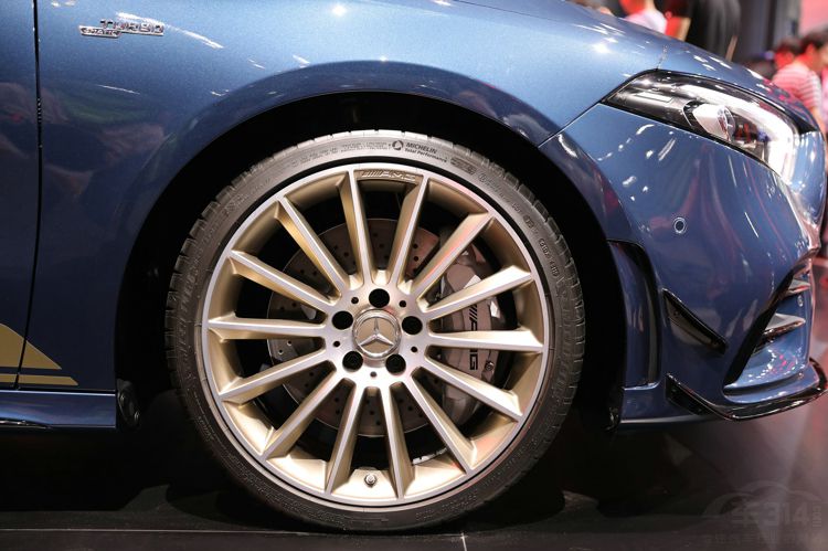 ׿AMG  30040