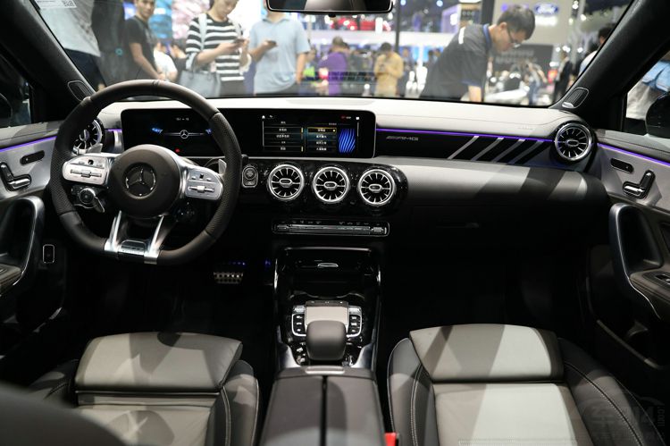 首款国产AMG上市  超300马力40万起售