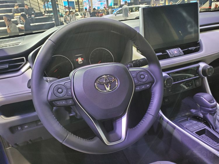 ȫ׷ Ӳ桱RAV4ٷ