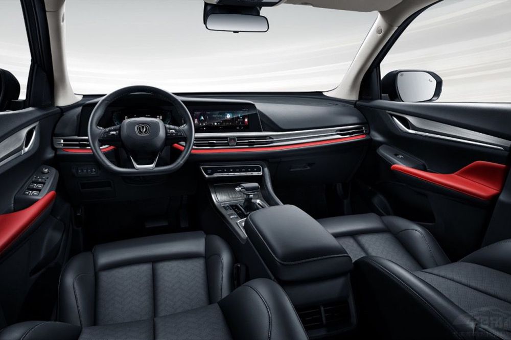 长安CS55PLUS蓝鲸版与锐程CC蓝鲸版上市 长安CS55PLUS蓝鲸版与锐程CC蓝鲸版上市