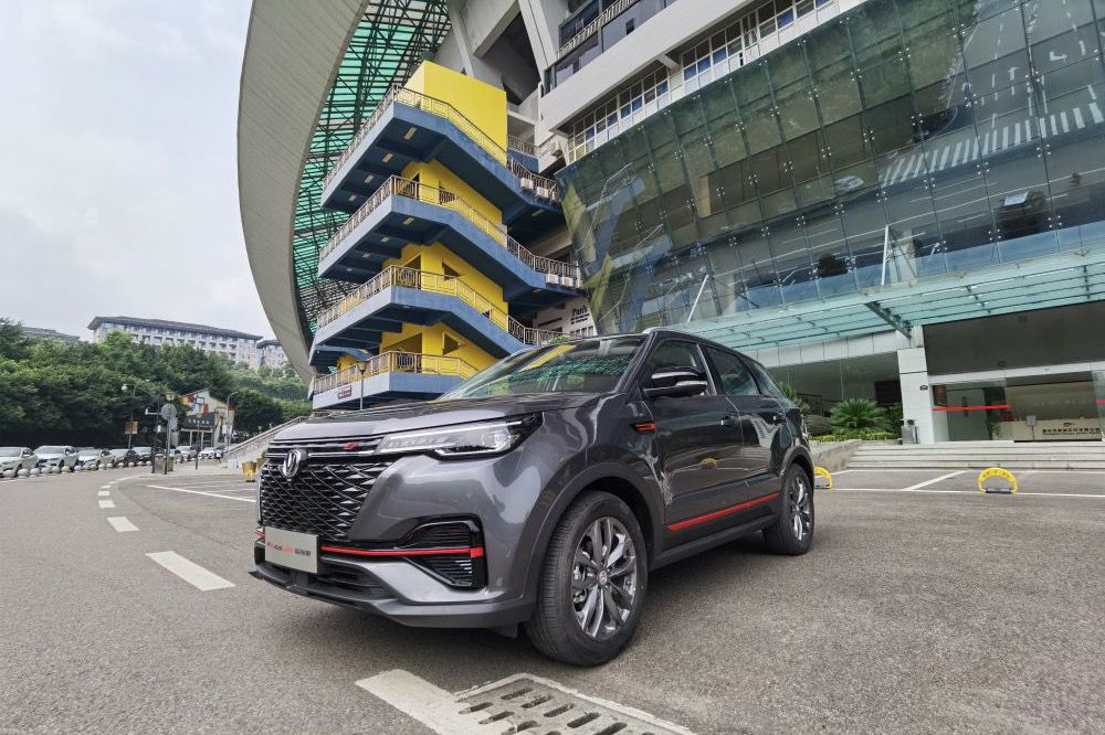 长安CS55PLUS蓝鲸版与锐程CC蓝鲸版上市 长安CS55PLUS蓝鲸版与锐程CC蓝鲸版上市