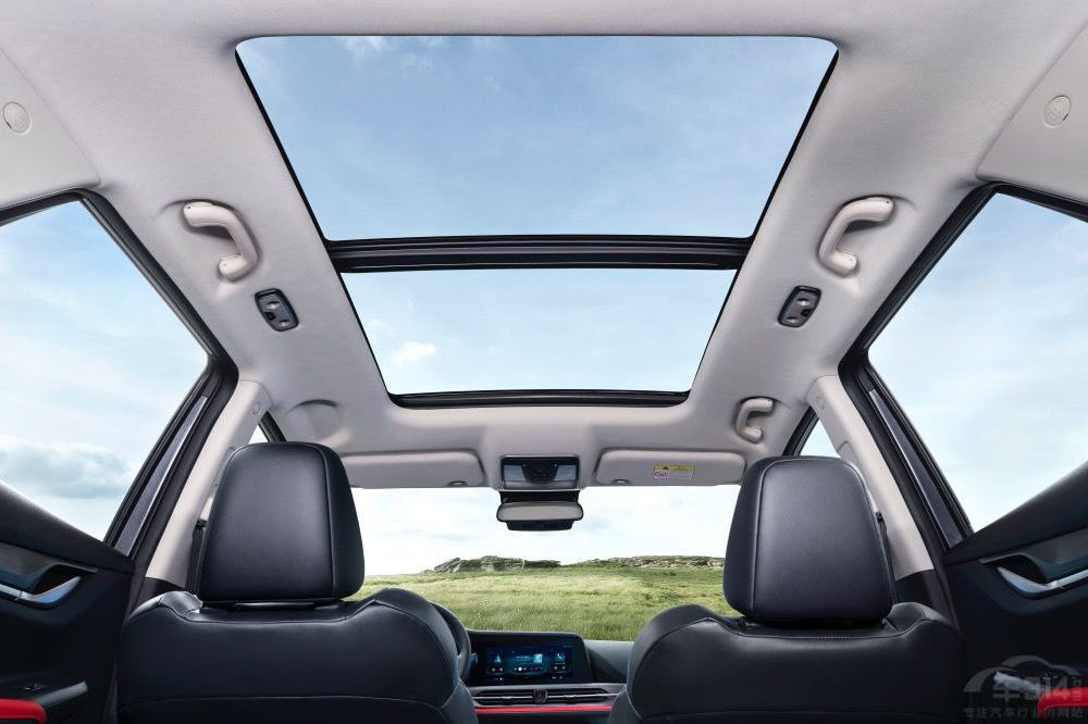 长安CS55PLUS蓝鲸版与锐程CC蓝鲸版上市 长安CS55PLUS蓝鲸版与锐程CC蓝鲸版上市