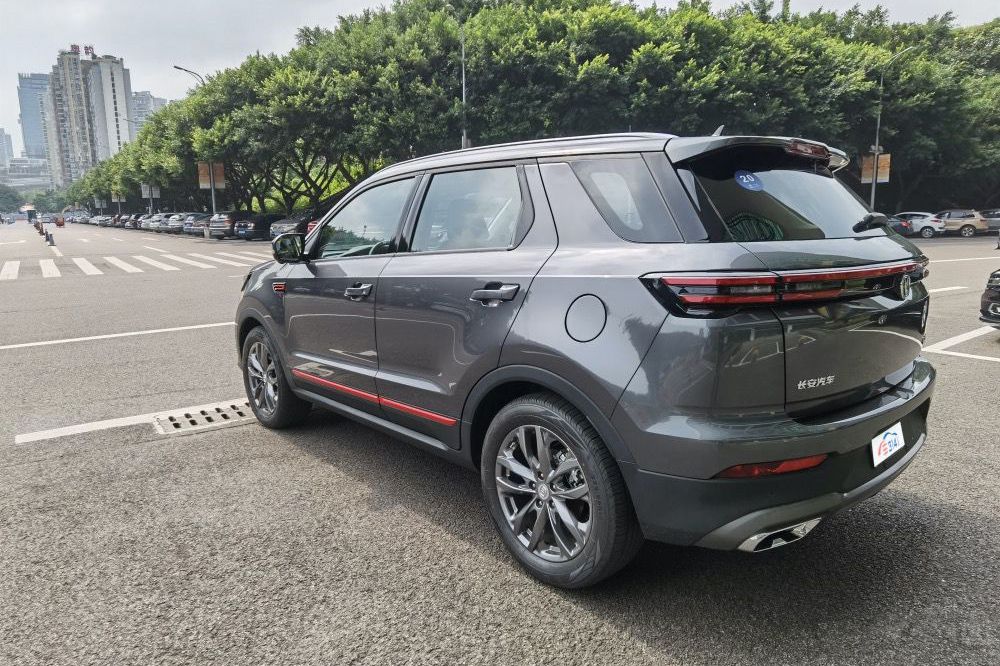 长安CS55PLUS蓝鲸版与锐程CC蓝鲸版上市 长安CS55PLUS蓝鲸版与锐程CC蓝鲸版上市