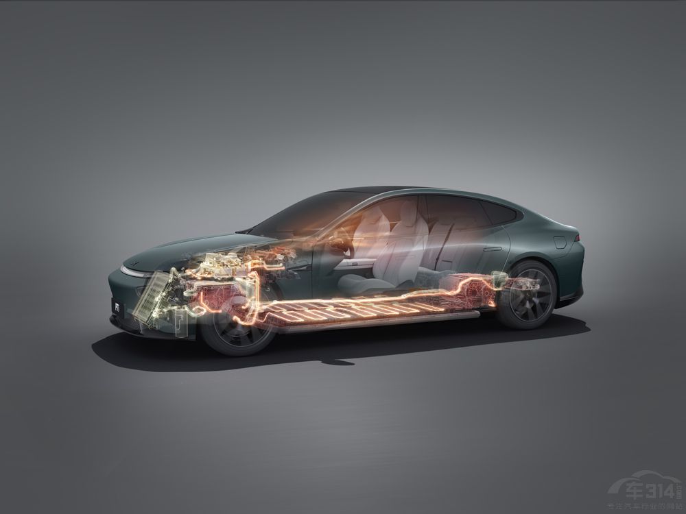 小鹏全新P7i超智能轿跑售价24.99万元起！