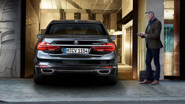 ˵: 7-series-sedan-functionality-remote-parking-01.jpg.resource.1440760919743.jpg