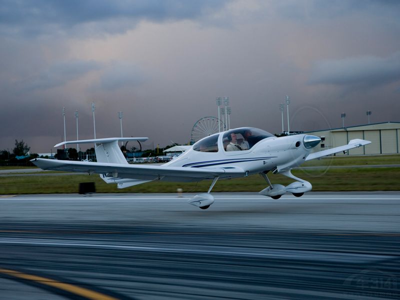 DA40ɻ.jpg